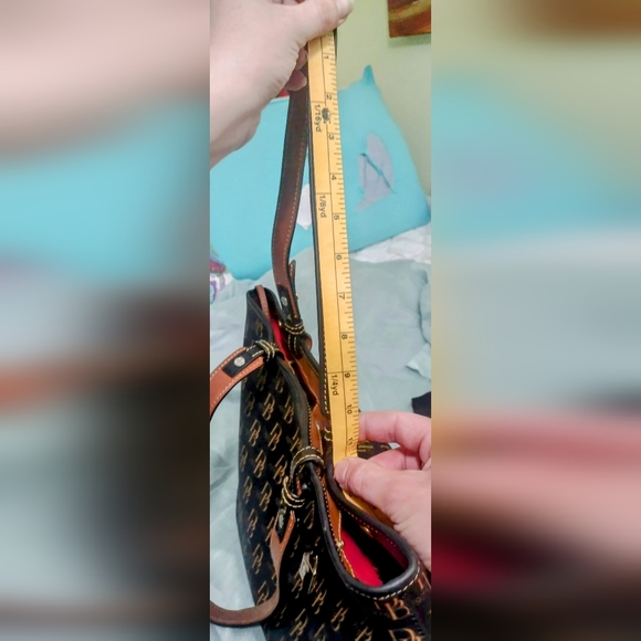 Dooney and Bourke shoulder leather bag - Picture 16 of 16